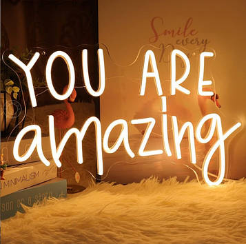 Неоновий декор для (себе) коханої You are amazing - Ти неймовірна 43x27 см