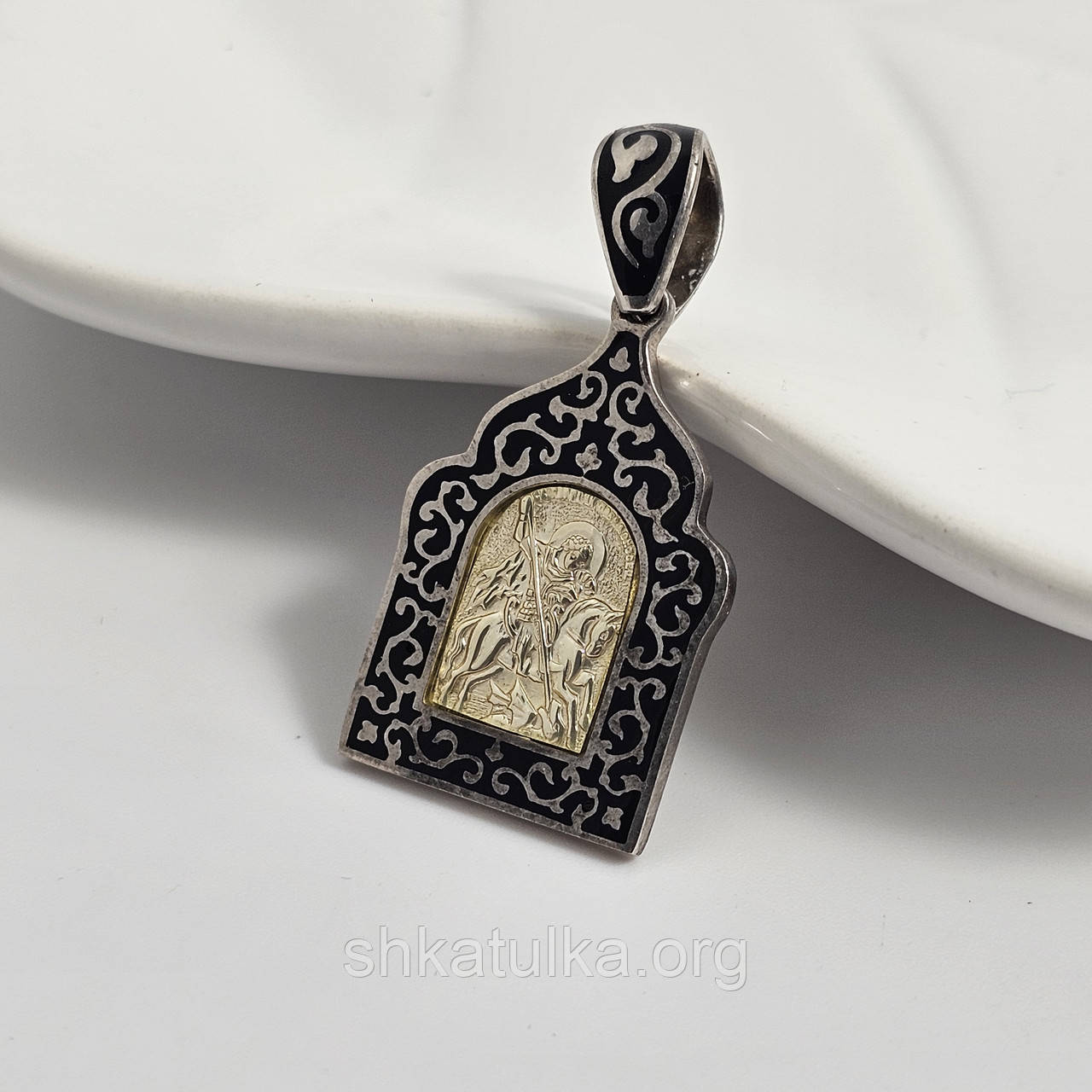 Кулон срібний з Георгієм Побідоносцем чорною емаллю та орнаментом
