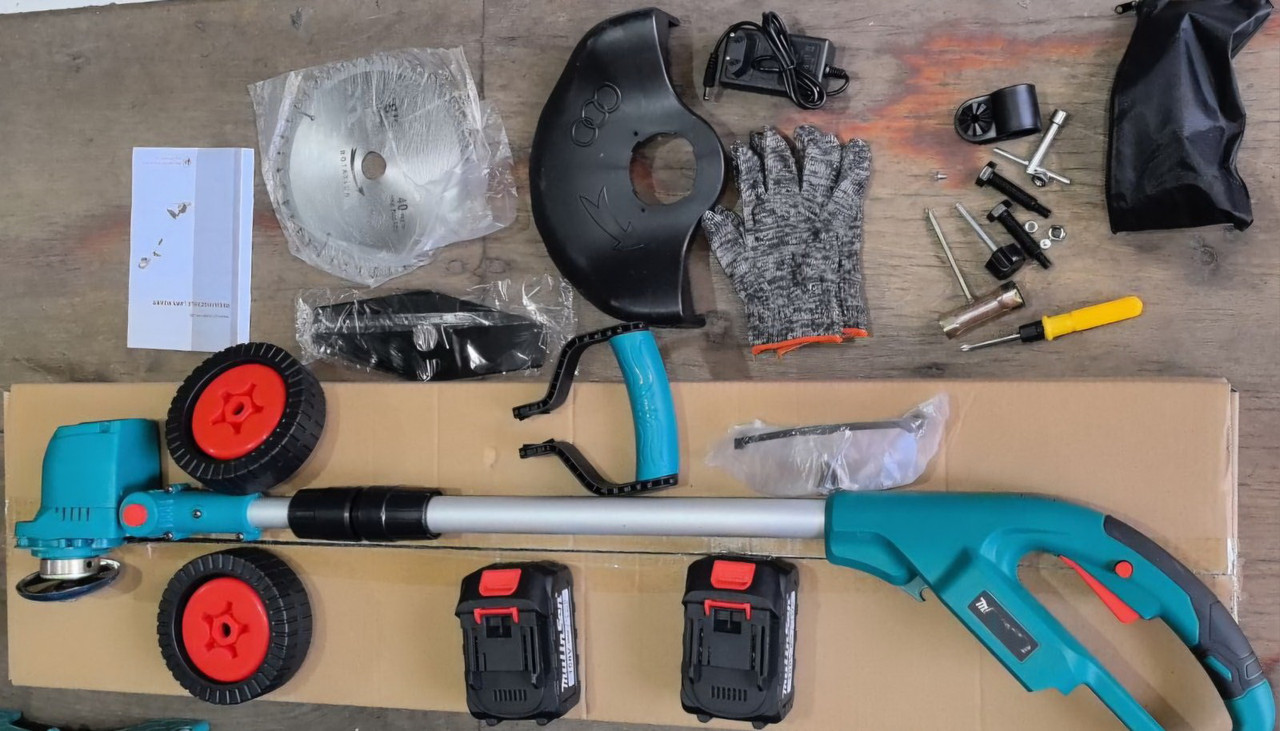 Мощный Триммер газонокосилка с колесами Makita UR120D (36V, 6AH). Две Большие АКБ.