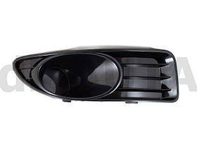 Fiat Linea 07-13 версія без протитуманок передня решітка права сторонаравый