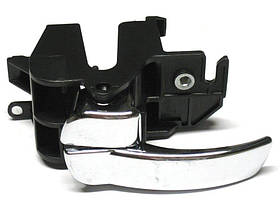 Nissan Pathfinder 2004 - внутрішня ручка передня з хромованим замком ліва