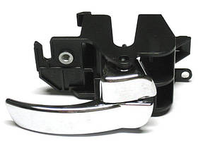 Nissan Pathfinder 2004 - внутрішня ручка передня з хромованою фіксацією права