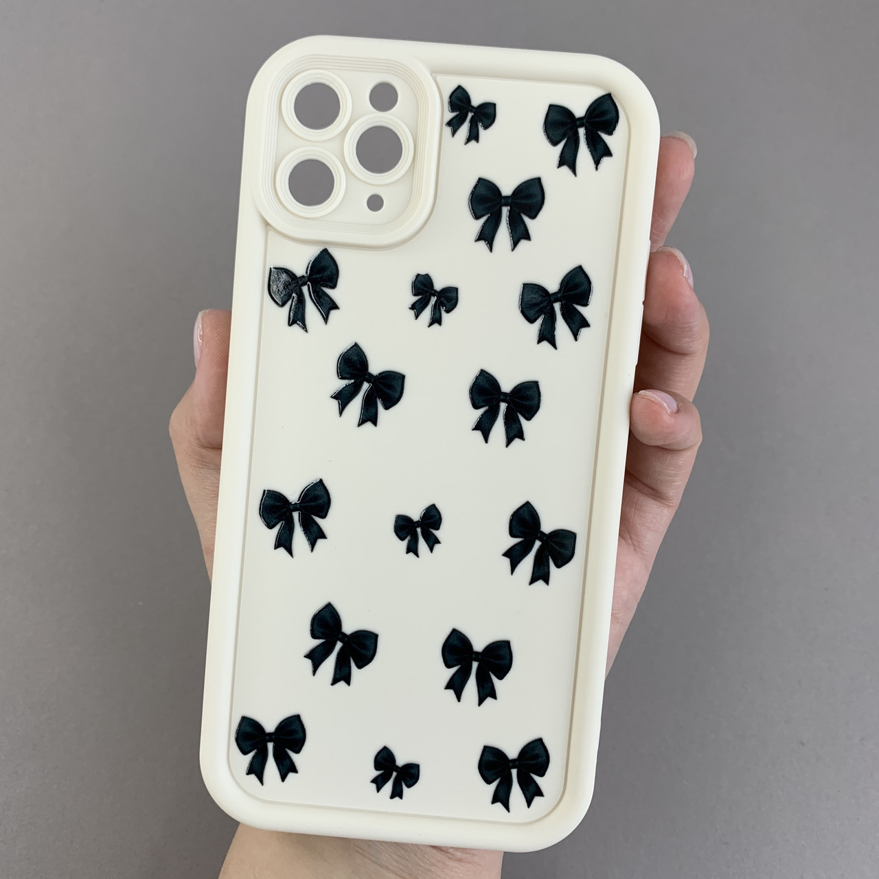 Чохол для iPhone 11 Pro Max чохол з високими бортами з бантиками на телефон айфон 11 про макс молочний q05t