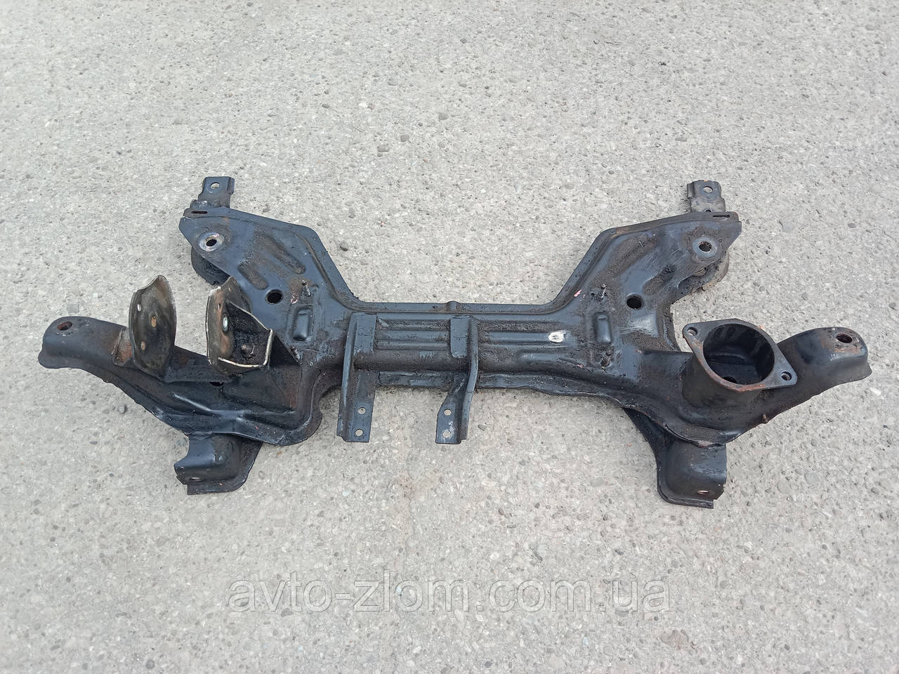 Передня балка підрамник Volkswagen Passat B3, Пасат Б3. 357199315N.