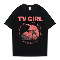 Футболка чорна з принтом "tv girl" 4
