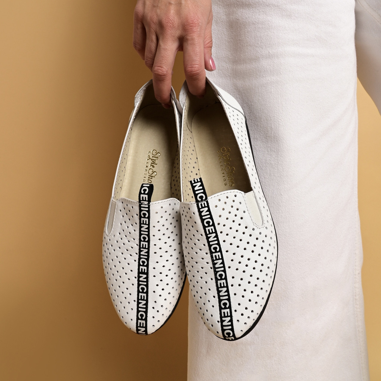 Літні балетки з пефорацією, білого кольору "Style Shoes"