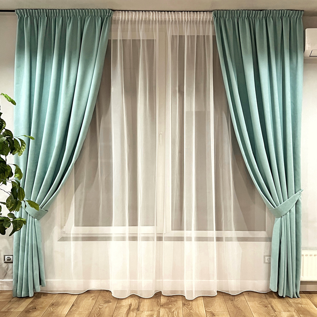 Комплект штори 2 шт. з підхватами 300х250 см мікровелюр Світло-бірюзовий, тюль бамбук 500 см Тепло-білий, фото 1