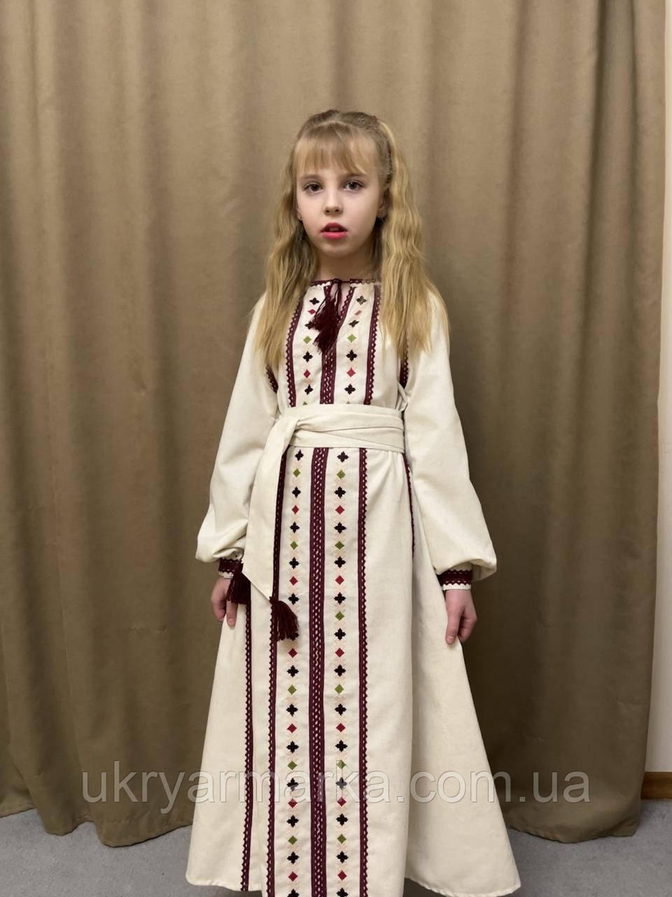 Сукня для дівчинки з барвистою вишивкою "Пацьорки"