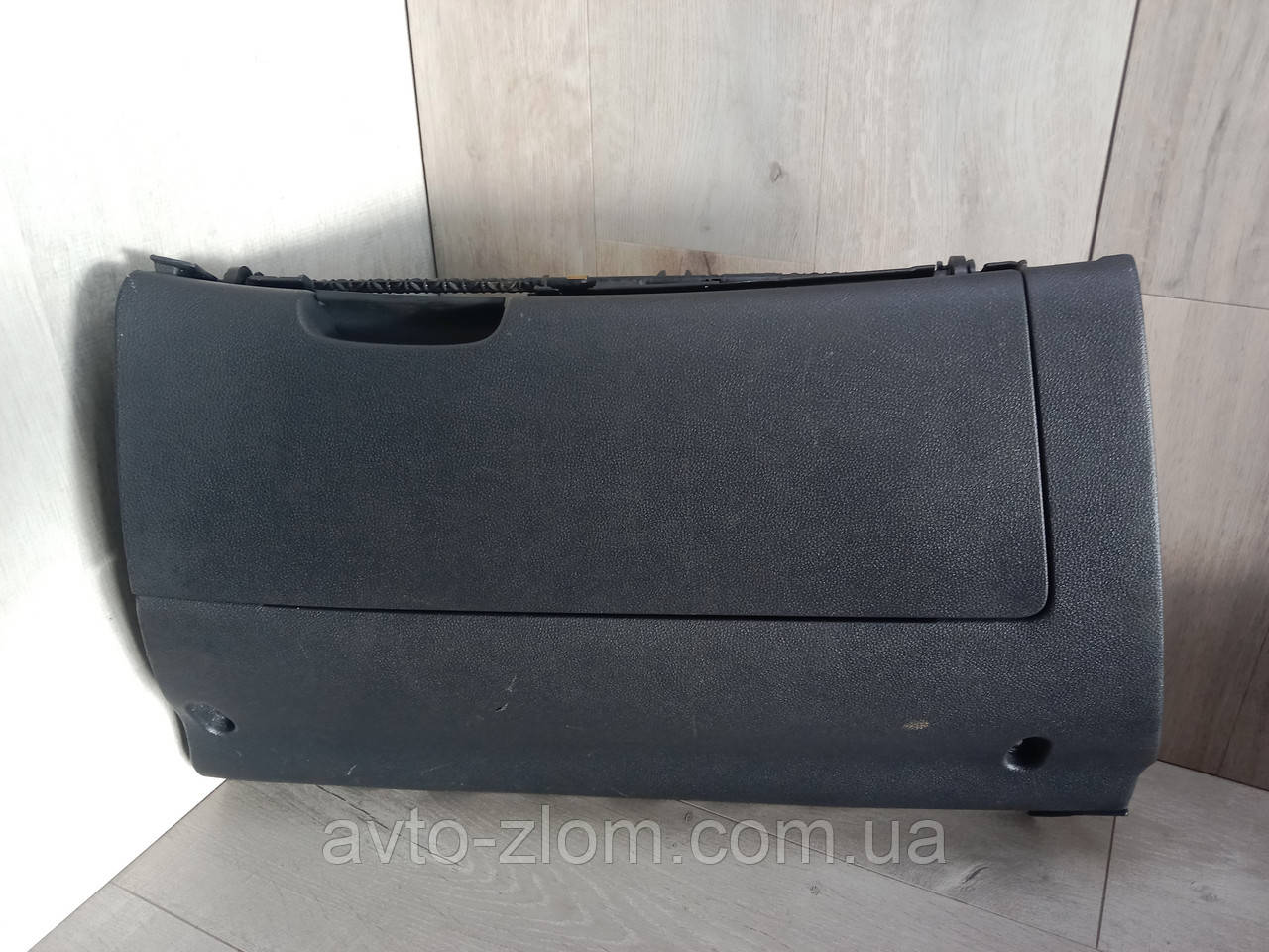 Бардачок Skoda Octavia A5, Шкода Октавія А5. 1Z1857103.