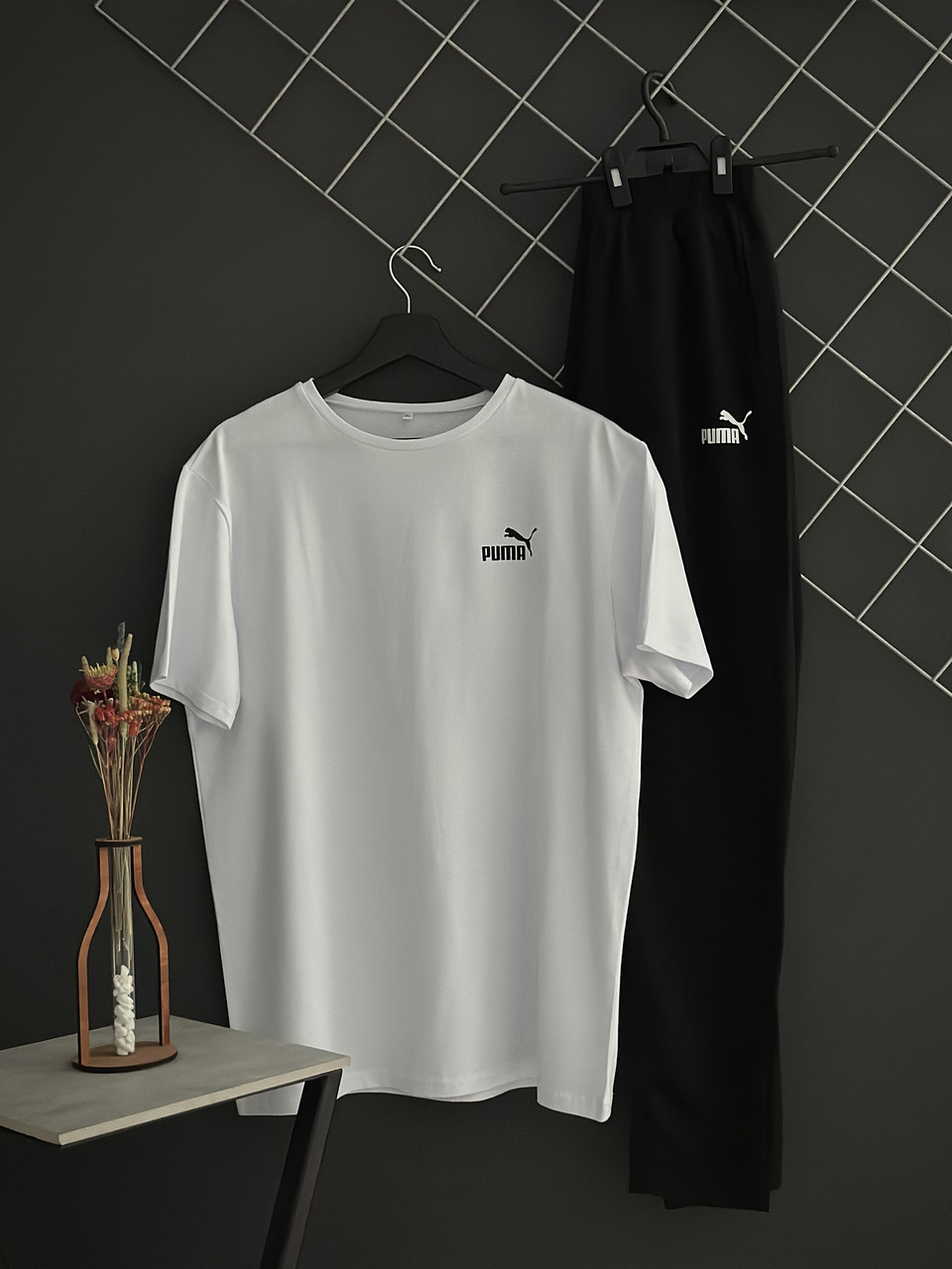 Чоловічий літній комплект Puma чорні штани біла футболка Пума