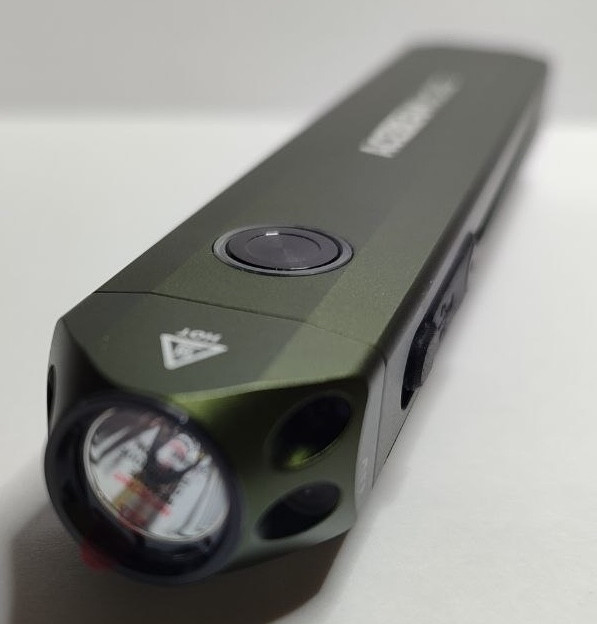 Ліхтар Acebeam UC20 плоский Luminus SFT-25R HI 6500K зеленого кольору з червоним і ультрафіолетовим діодами