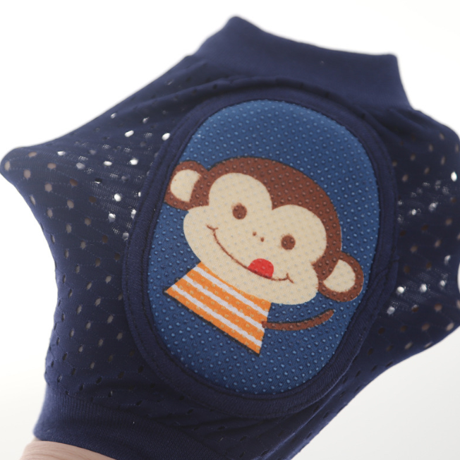 ΠΠ°ΠΊΠΎΠ»ΡΠ½Π½ΠΈΠΊΠΈ Π΄ΠΈΡΡΡΡ Π· ΠΌ'ΡΠΊΠΎΡ ΠΏΠΎΠ΄ΡΡΠ΅ΡΠΊΠΎΡ ΡΠΈΠ½ΡΠΉ (70000), ΡΠΎΡΠΎ 1