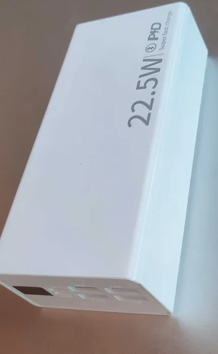 Повербанк KL112 30000 mAh 22.5W — Максимум енергії в компактному корпусі
