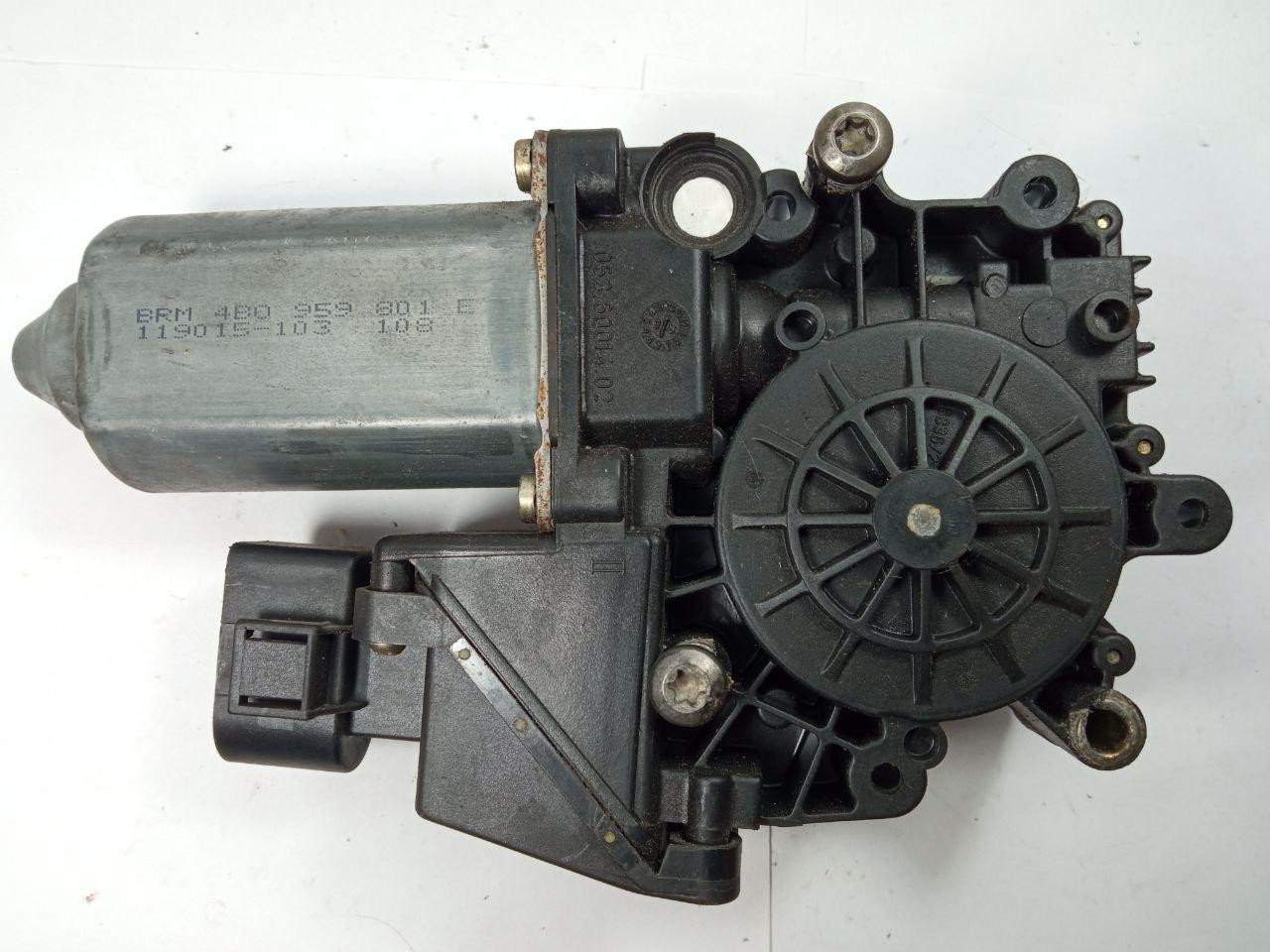 Мотор склопідйомника Audi 114181-101 / 114181101 / 774.30007.42/1610806 / 77430007421610806 / BRM 4B0 959 801 E / BRM4B0959801E