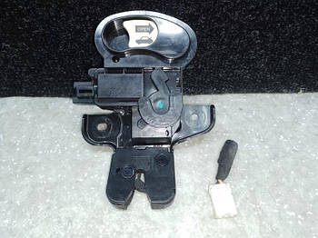 Замок кришки багажника CHRYSLER 200 14-16 (б/у)