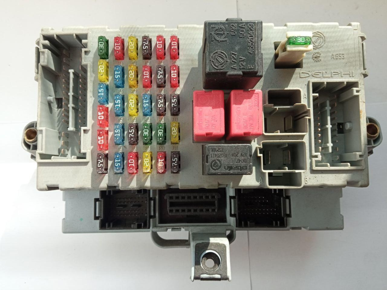 Електронний блок запобіжників Delphi 46817785 NPL / 46817785NPL