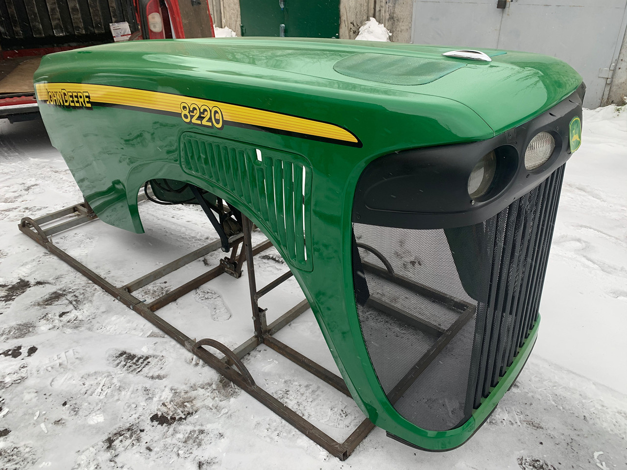 Ремонт капота трактора JOHN DEERE 8220 (Джон Дір 8220) (RE194633, RE215791)