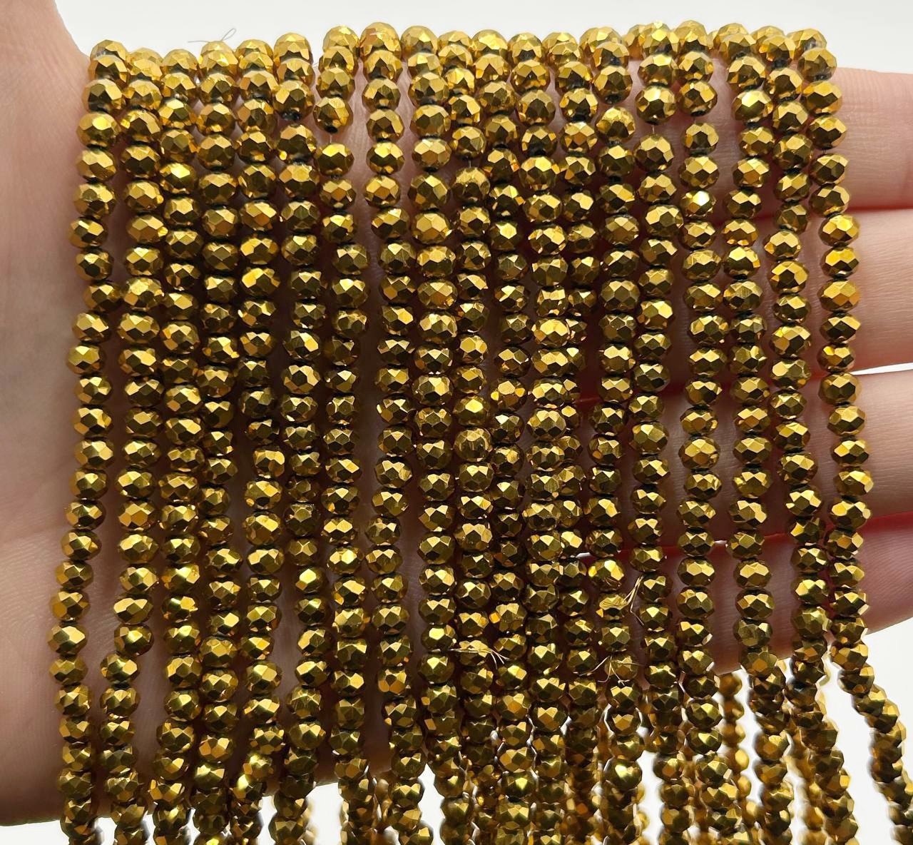 Намистини рондель / 4х3мм / к-ть: 100-115 шт / Непрозорий / Гальваніка / Золотий №84, фото 1