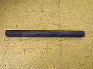 Шпилька кронштейна циліндра Т40