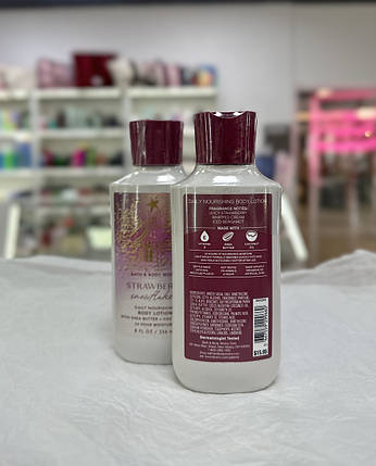 Парфумований лосьйон для тіла Bath and Body Works Strawberry Snowflakes  Body Lotion 236мл, фото 2