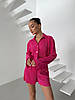 Малиновий жіночий базовий стильний костюм-двійка тканина гофре: Шорти та Сорочка з ідеальною посадкою, фото 5