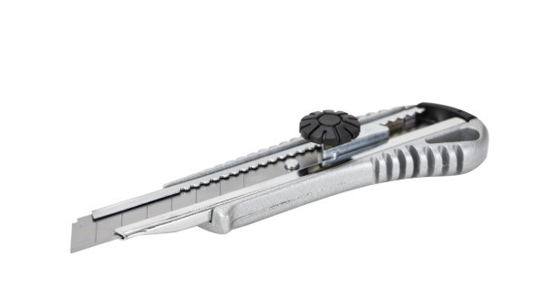 Ніж будівельний сегметний, металевий корпус, лезо 18мм, гвинтовий замок SIGMA (8211031)