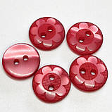 Гудзик круглий перламутровий квіточка світло-бордовий прошивний13мм, фото 3