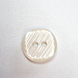 Гудзик круглий перламутровий штрих молочний прошивний12мм, фото 2
