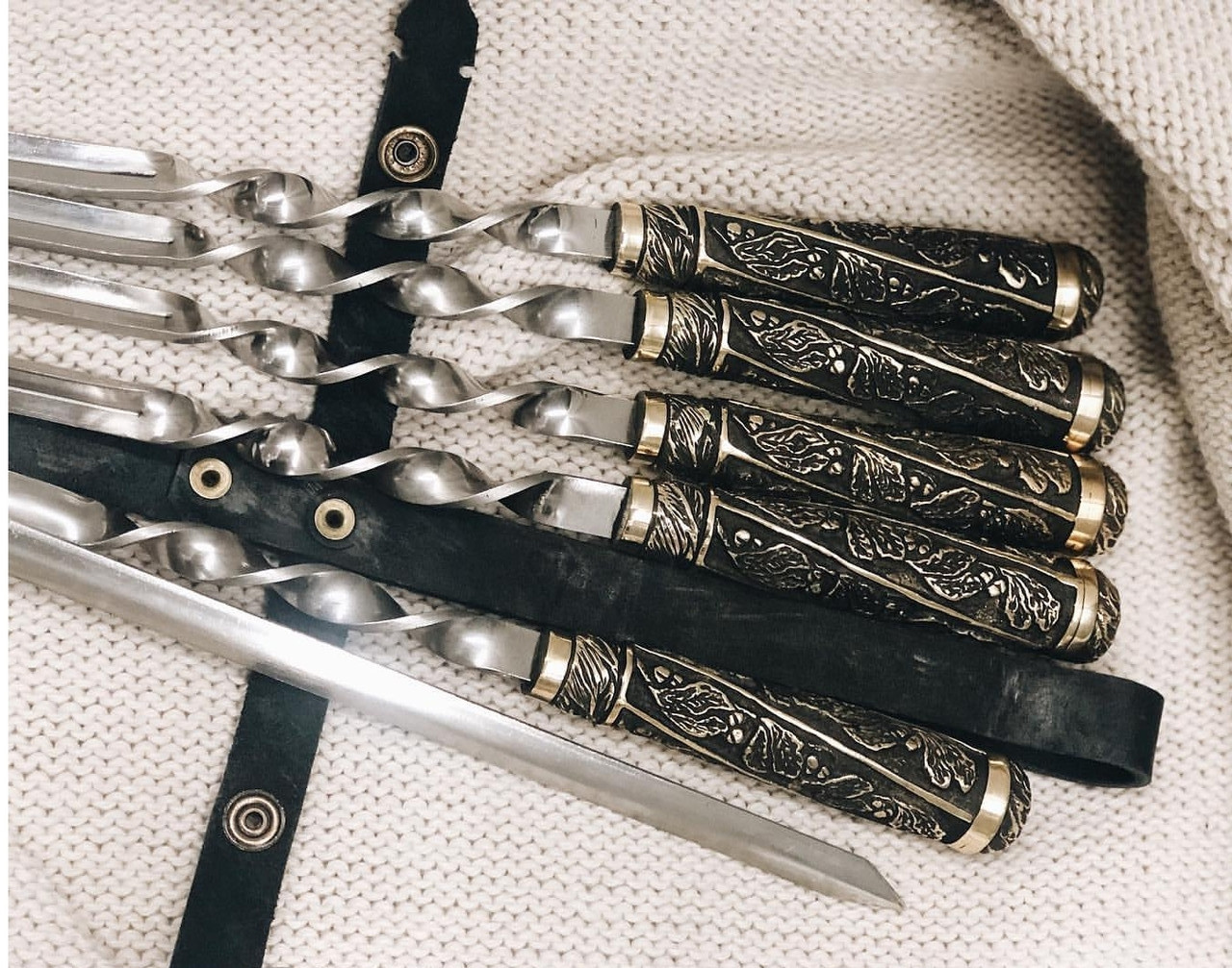 Шампури ручної роботи з ручками з чорненої бронзи "Лісові" у шкіряному сагайдаку, 6шт