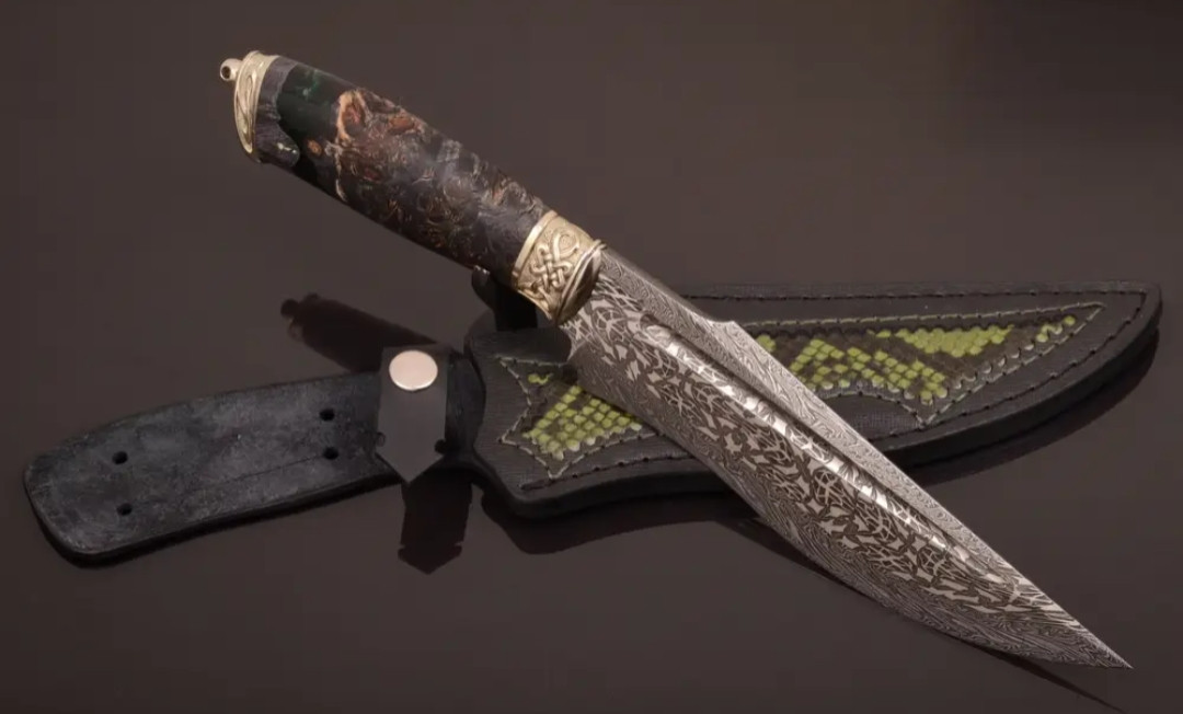 Авторський ніж ручної роботи "Зевс" із мозаїчного дамаску