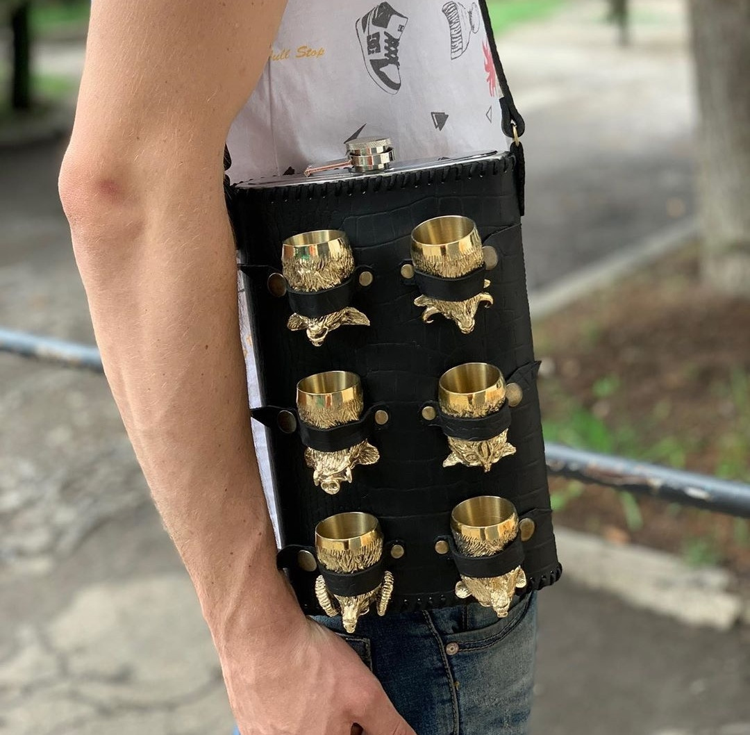 Подарунковий набір бронзових мисливських чарок із великою флягою "Єгерь", фото 1