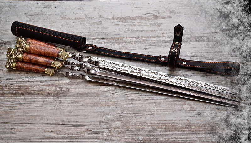 Подарункові шампури з неіржавкої сталі з гравіюванням "Mastiff" (16 мм), у сагайні