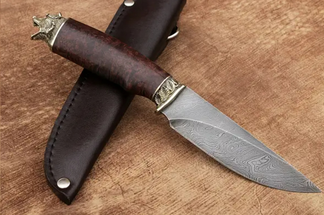 Корисний подарунок чоловікові на новий рік, день народження - ніж ручної роботи "Спритний" з дамаської сталі