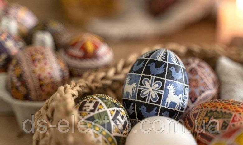 Вітаємо зі Світлим Христовим Воскресінням!