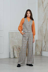 Жилет сіро-бежевий в клітинку з V-подібним вирізом на ґудзики Modna KAZKA MKAZ6156-2