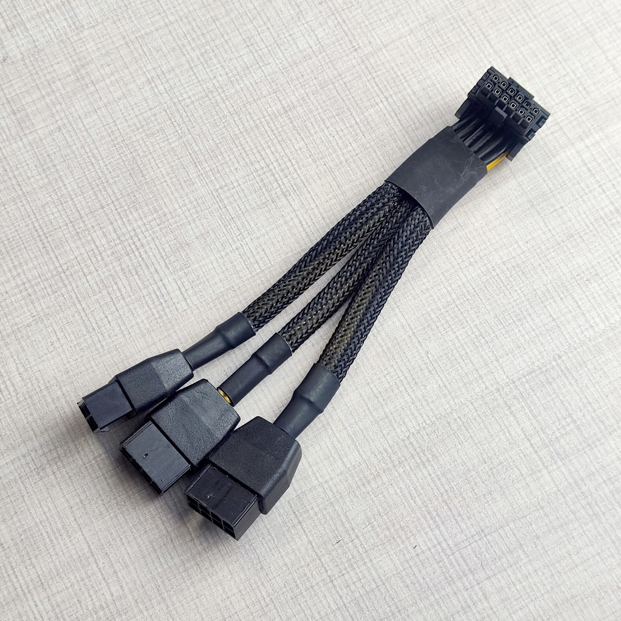 Перехідник 12VHPWR 12 pin + 4 pin живлення відеокарти 4090/4080/4070/L40/H100 з 3 x 8 pin тип B