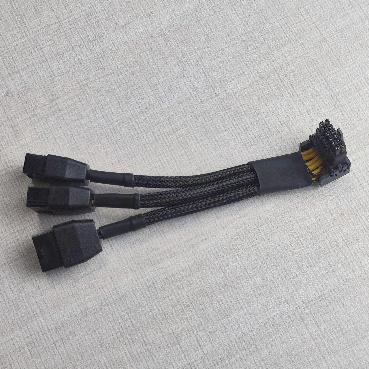 Перехідник 12VHPWR 12 pin + 4 pin живлення відеокарти 4090/4080/4070/L40/H100 з 3 x 8 pin тип А