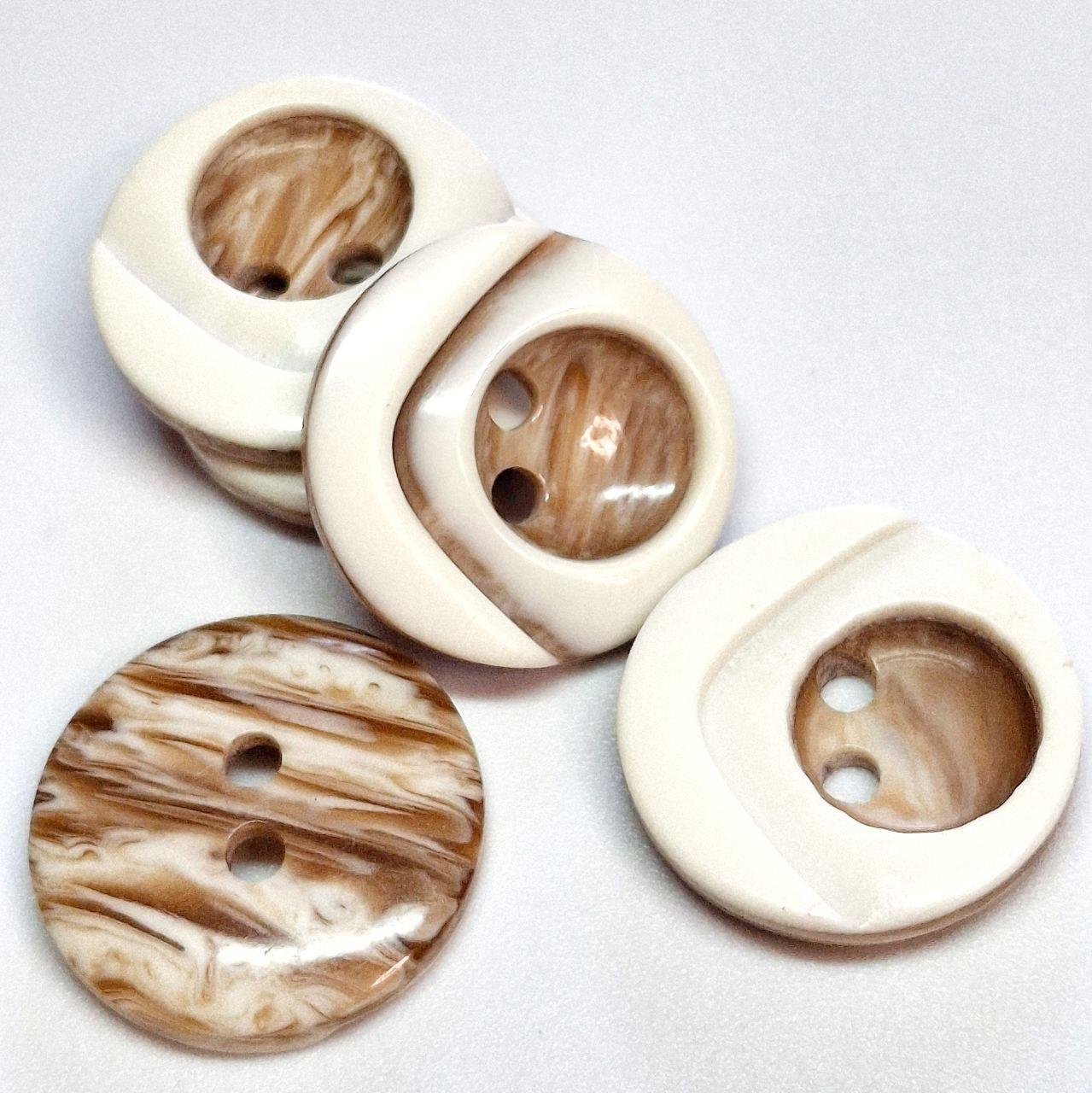 Гудзик круглий під дерево молочно-бежевий прошивний16мм, фото 1