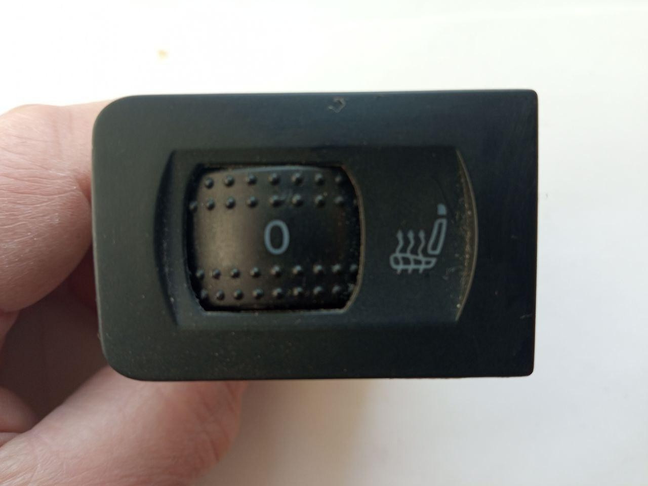 Кнопка підігріву сидінь 1J0 963 563 B / 1J0963563B, фото 1