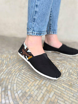 Сліпони лофери мокасини TOMS джинсові ЧОРНІ на білій підошві з принтом весни літо жіночі текстиль, фото 1