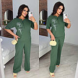 Жіночий прогулянковий костюм із полірованого льону кольору хакі з малюнком батал, фото 2