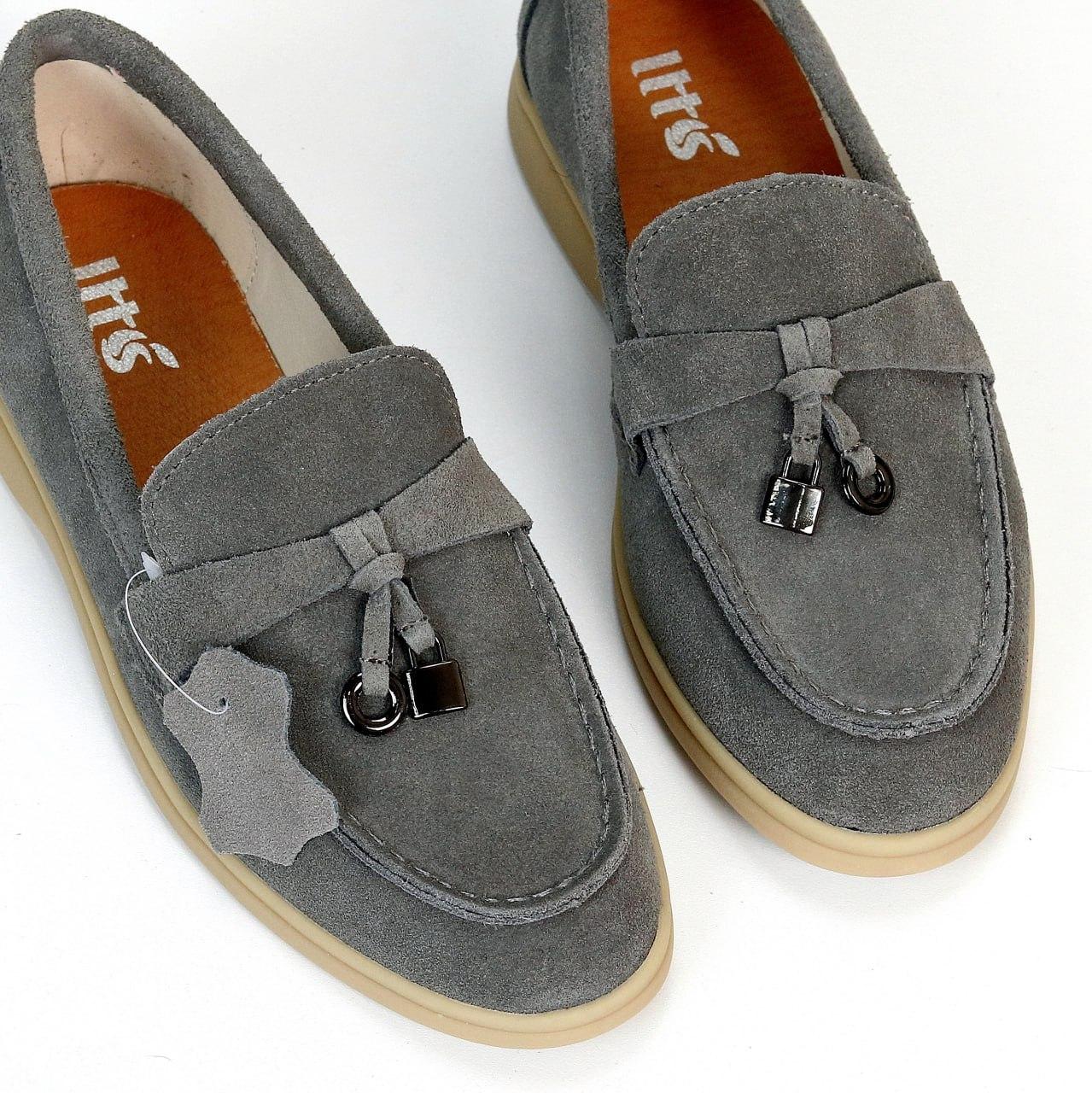 Жіночі замшеві лофери класичні сірі натуральна замша