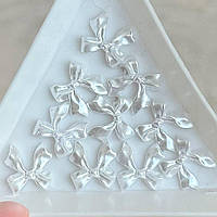 Шарм для декору нігтів Бантики білі зі стрічками Pearl White (10 штук)