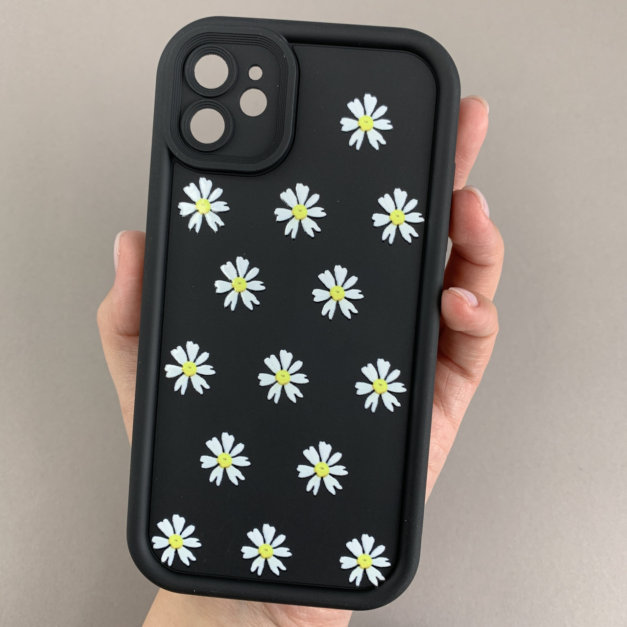 Чохол для Apple iPhone 11 чохол з високими бортами з ромашками на айфон 11 чорний q05j