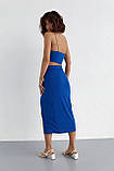 Літній костюм з топом на тонких бретелях та спідницею міді - синій цвет, L (є розміри), фото 2