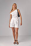 Жіночий лляний костюм із шортами та асиметричним топом - молочний цвет, M (є розміри) L, фото 3
