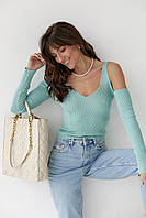 Трикотажний пуловер з відкритим плечем BSL - м'ятний цвет, L