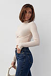 Трикотажний кроп-топ із фігурним швом та вирізом - бежевий цвет, L (є розміри), фото 8