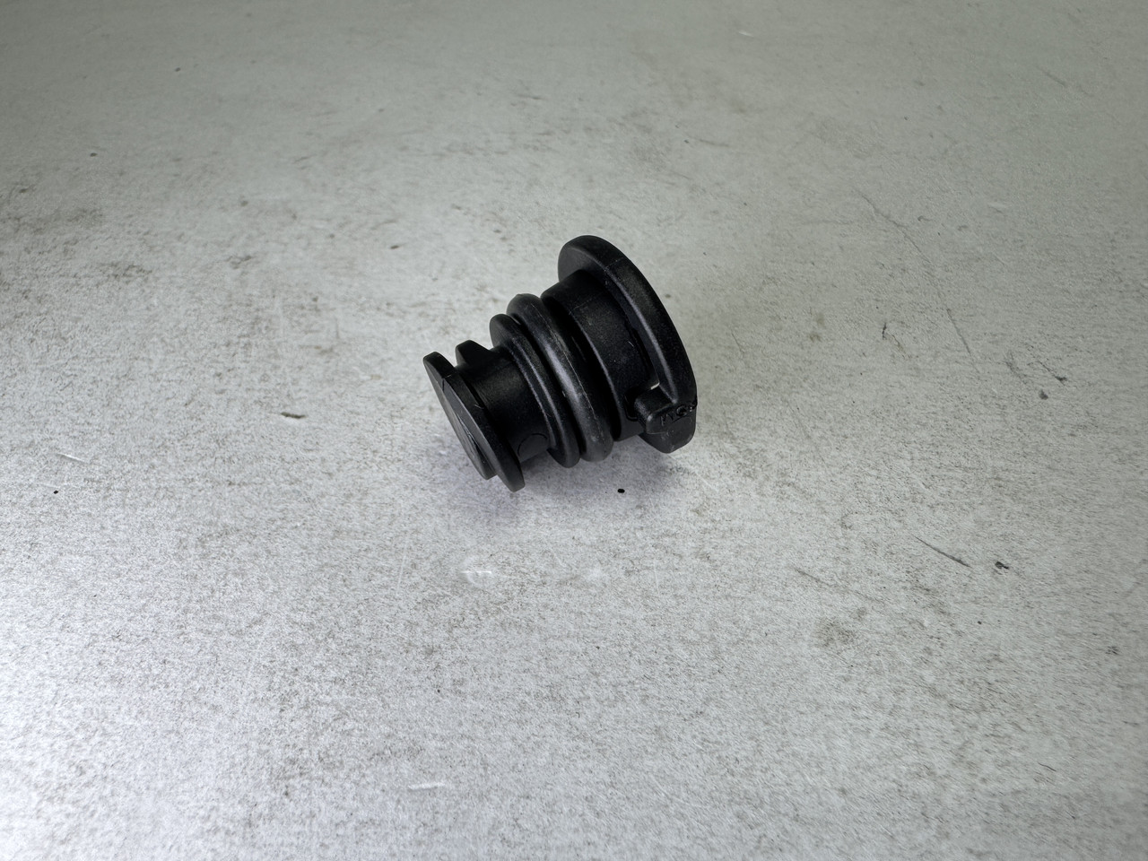 Маслозливний болт корок піддона двигуна Q3 Audi 06L103801