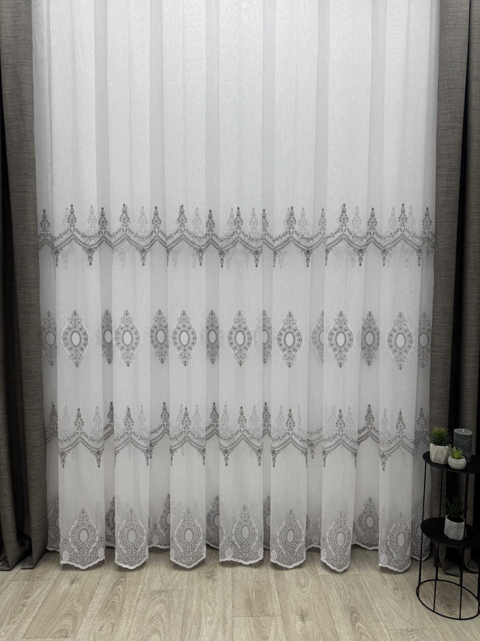 Тюль на основі бамбука з шеніловою вишивкою. Колір: сірий, фото 1